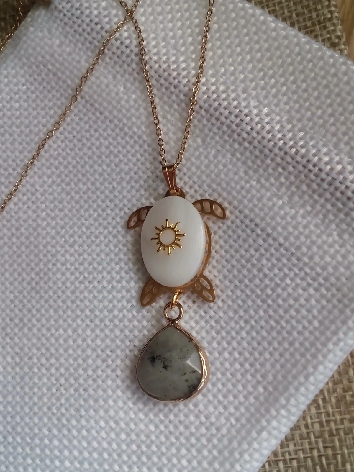 White natural mother of pearl and Labradorite stone turtle necklace – photo 5